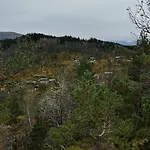 Flott Familiehytte Pa Haukas I Strandebarm Nyaraló