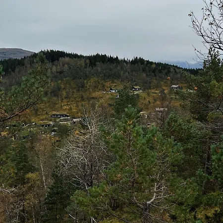 Flott Familiehytte Pa Haukas I Strandebarm Feriehus