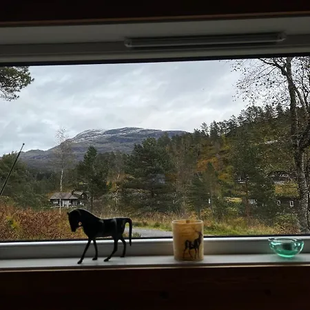 Flott Familiehytte Pa Haukas I Strandebarm בית נופש *