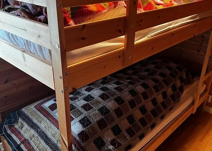 Dom wakacyjny Flott Familiehytte Pa Haukas I Strandebarm *
